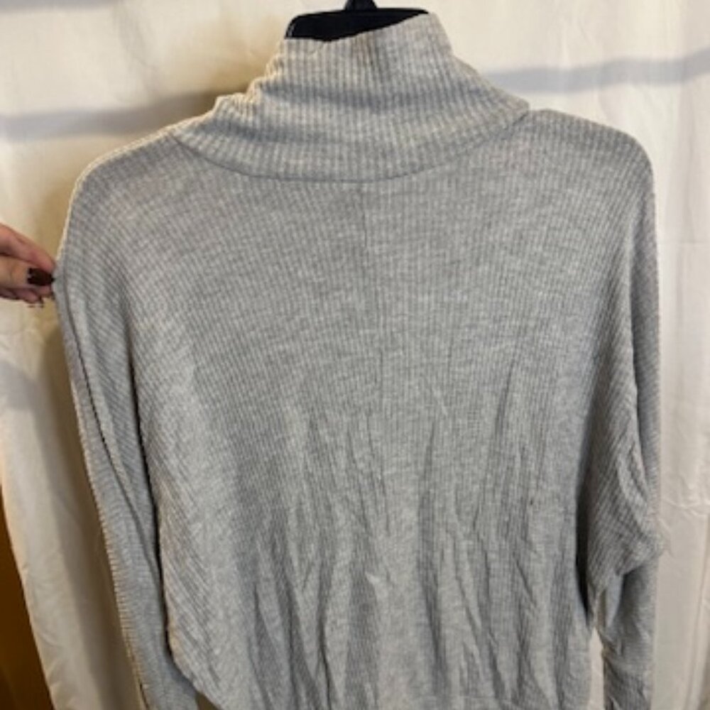 Aeropostale Gray Ribbed Knit Turtleneck Sweater – Women’s Size M